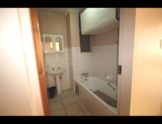 3 BEDROOM APARTMENT FOR SALE IN SINOVILLE